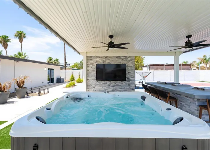 Holiday home Sportscourt Pool Hot Tub Game Playground