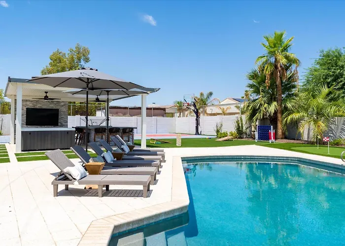 Holiday home Sportscourt Pool Hot Tub Game Playground